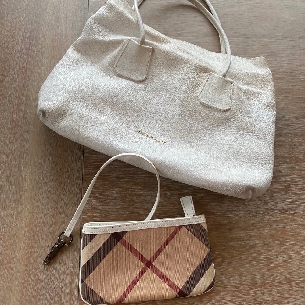Burberry White Shoulder Bag w/ Addt'l Coin Purse